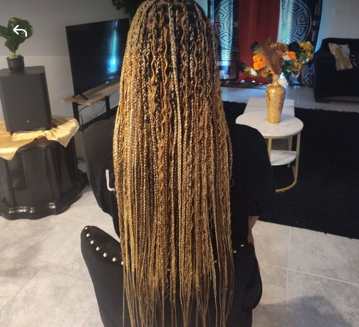 Hero photo for Shellscaribbeanhairshop